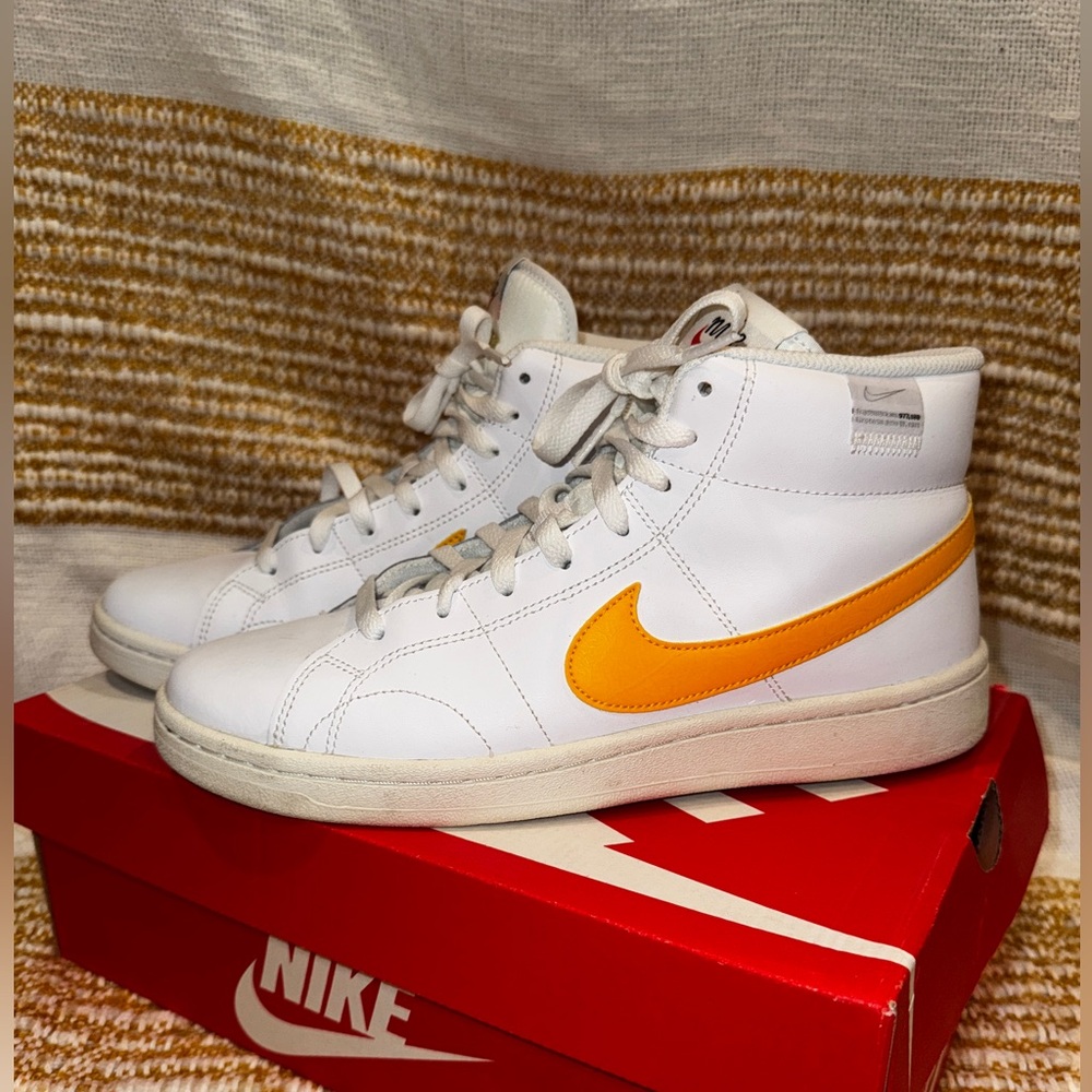 Nike Court Royale 2 Mid White and Yellow High-Tops 9.5‎